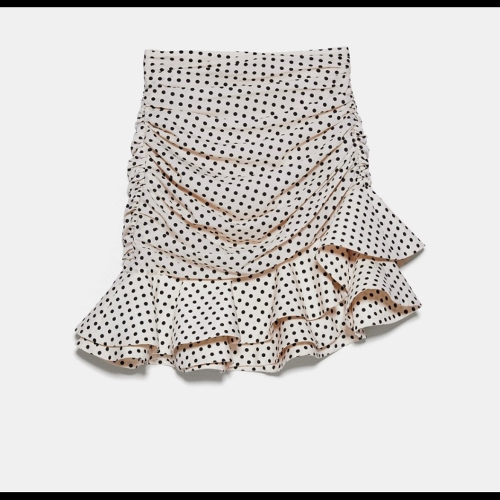 Zara polka dot mini skirt size M, it runs small